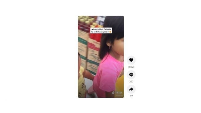 Ekspresi para bocah pertama kali ke minimarket. [TikTok]