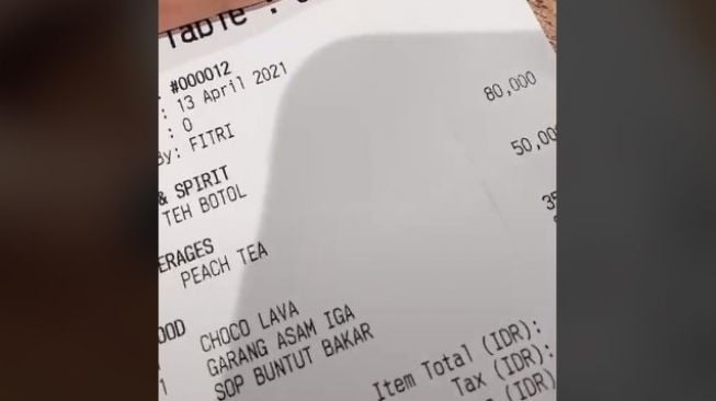 Harga teh botol Rp 80 ribu. (TikTok)