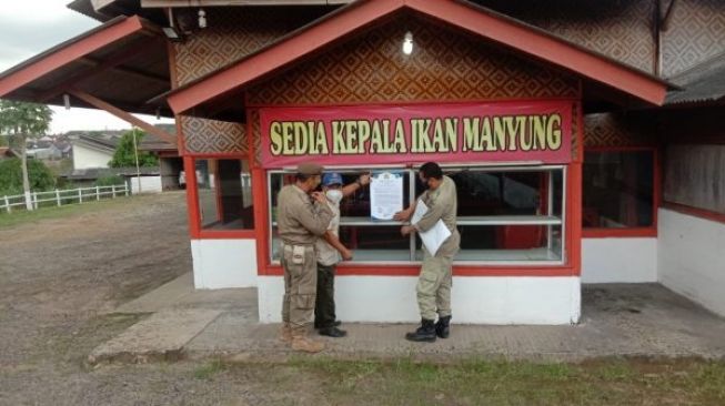 Satpol PP Kota Serang larang warung nasi buka siang hari selama bulan Ramadhan 1442 hijriah. (Bantennews)