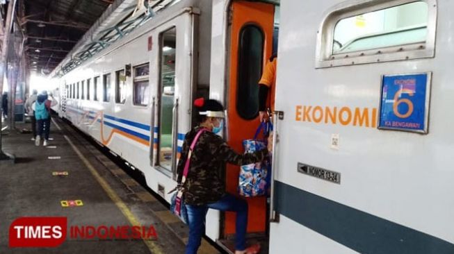 Belum Ada Lonjakan Penumpang Kereta Api di Stasiun Gubeng Surabaya