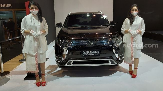 Inilah Mitsubishi Outlander PHEV yang tampil di IIMS 2021 [Suara.com/Manuel Jeghesta Nainggolan].