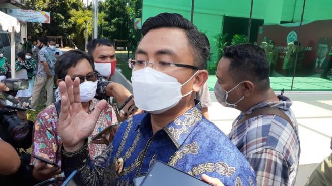 Wakil Gubernur Banten Andika Hazrumy saat doorstop dengan awak media [suara.com/wivy]