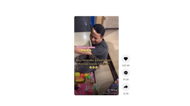 Pedagang mainan penyandang disabilitas. [TikTok]