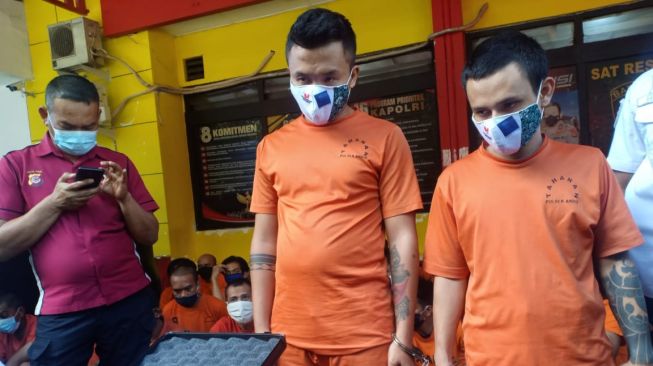 Dor! Pedagang Pasar Ngamuk dan Tembakkan Pistol ke Udara