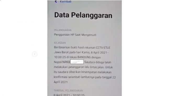 Bukti pelanggaran yang dilakukan pemobil yang menggunakan hp saat berkendara (Instagram)