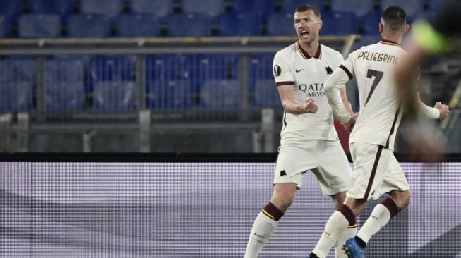 Tak Takut Manchester United, Dzeko: AS Roma Ingin Juara Liga Europa!