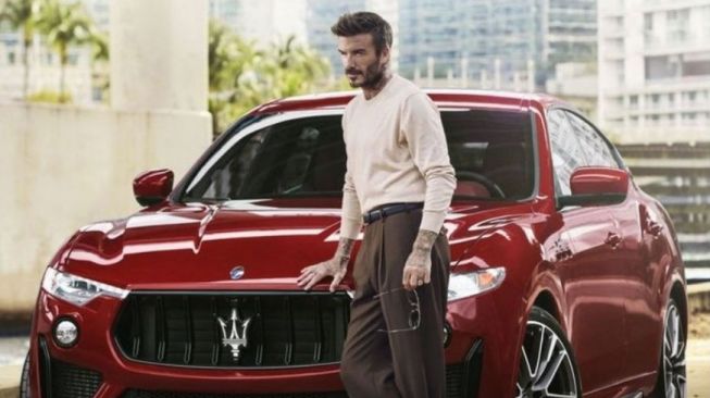 David Beckham bersama mobil Maserati Levante (Maserati)
