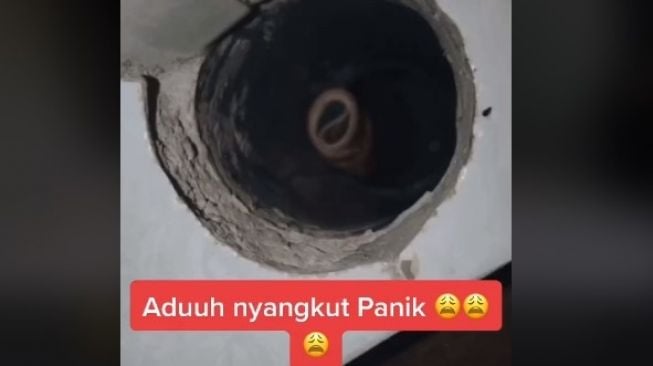 Bapak kos minta bayaran kosan pakai cara antimainstream. (TikTok)