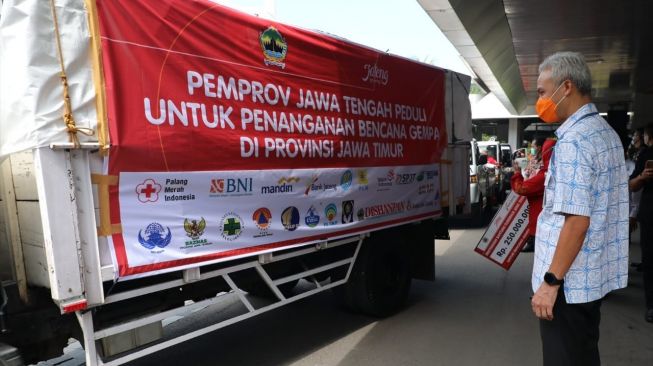 Ganjar Terjunkan 10 Relawan dan Kirim Bantuan Logistik ke Jatim