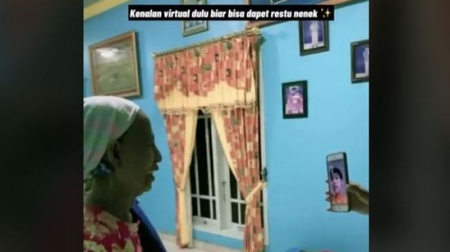 Demi Restu Menikah, Aksi Pria Kenalan dengan Nenek Pacar Ini Bikin Haru