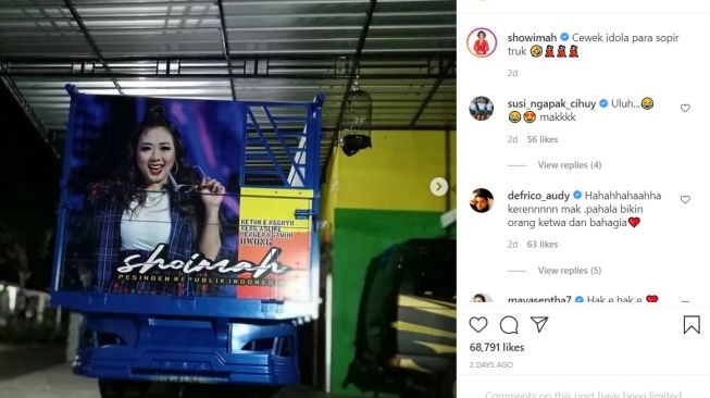 Soimah tampil kece dengan fashion anak muda di bak truk (Instagram)