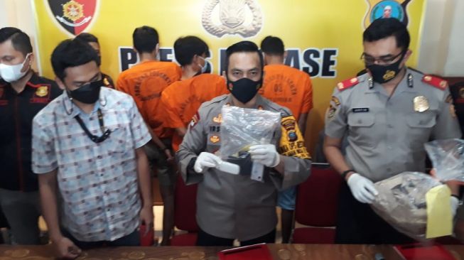 Menyamar Jadi Pembeli, Polisi Tangkap 3 Pengedar 40 Kg Ganja