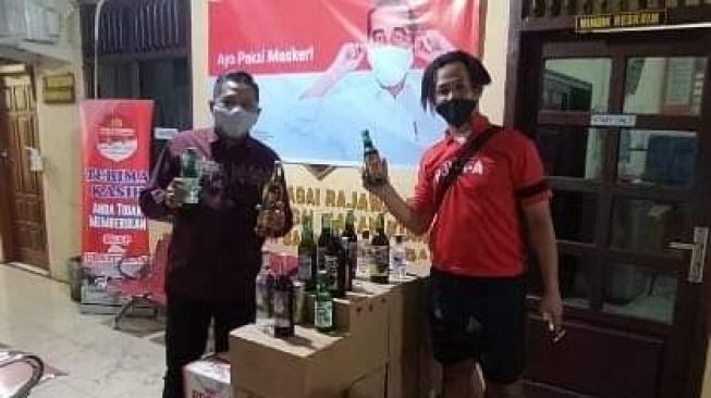 Jual Miras Online, Polresta Jambi Amankan 290 Botol Miras Berbagai Merek