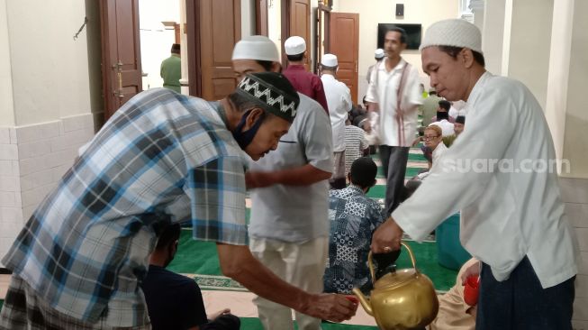 Sensasi Buka Puasa di Masjid Jami' Assegaf Solo