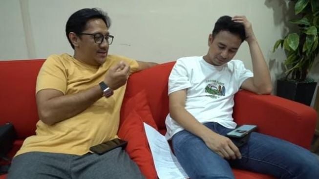 Sindir Andre Taulany, Raffi Ahmad Peluk dan Elus-elus Dinar Candy