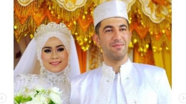 Kisah Cinta Polisi Turki Nikahi Gadis Aceh, Berawal Kenalan di Facebook