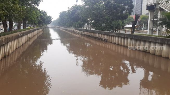 Polisi Bebaskan Debt Collector yang Ceburkan Diri ke Kali Ciliwung