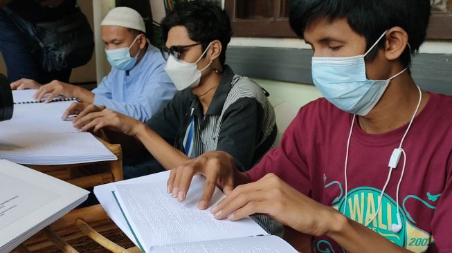 Menyemai Pengajian Braille Bagi Para Tuna Netra Surabaya