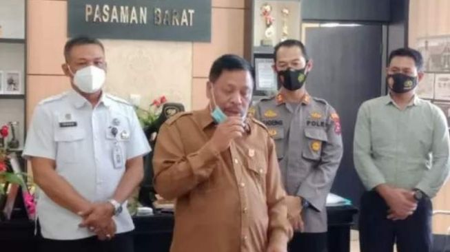 Digerebek Bareng Cewek, Ketua DPRD Pasaman Barat Bantah Mesum