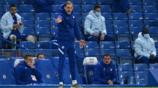 Manajer Chelsea Thomas Tuchel memberikan instruksi kepada pemainnya saat menjamu Brighton and Hove Albion dalam lanjutan Liga Inggris di Stamford Bridge, London. Mike Hewitt / POOL / AFP