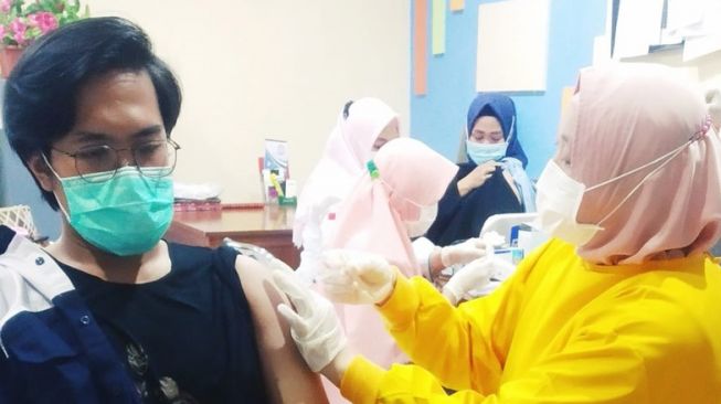 Dinkes Provinsi Gorontalo Lakukan Vaksinasi Tahap II Bagi Awak Media