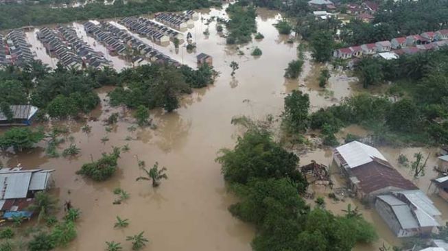 Hujan Deras, Sungai Sail Meluap Rendam Rumah Warga Pekanbaru