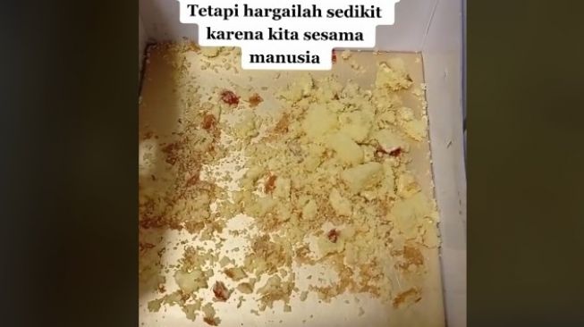 Bukannya Senang Wanita Ini Malah Nyesek Dapat Makanan  