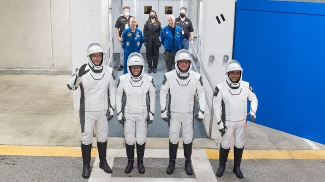 Astronot NASA dan SpaceX yang siap dikirim ke ISS. [Aubrey Gemignani/NASA/AFP]