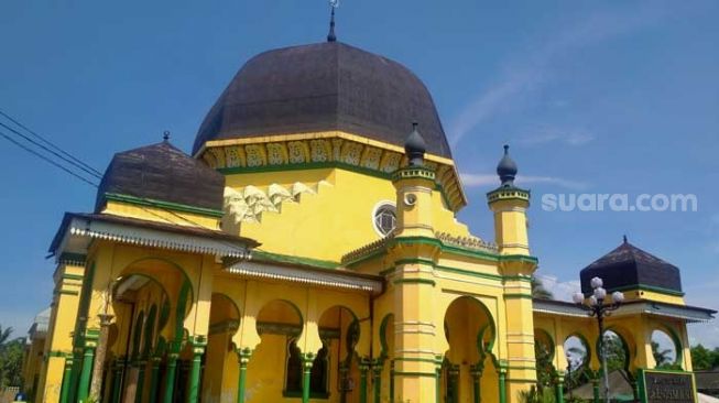 Menilik Megahnya Masjid Al Osmani, Masjid Tertua di Medan