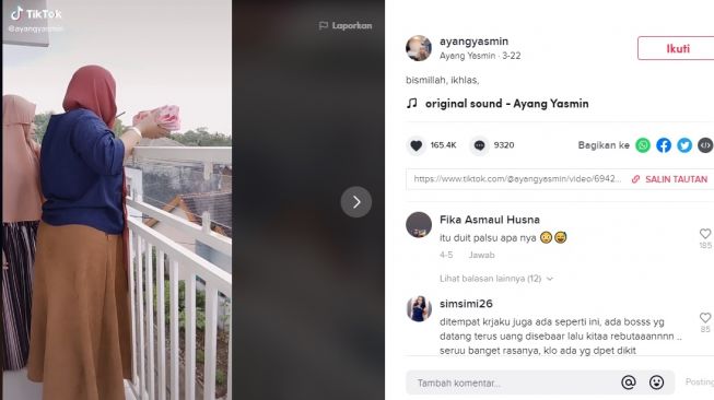 Viral Wanita Buang Uang Dari Balkon. (TikTok/@ayangyasmin)