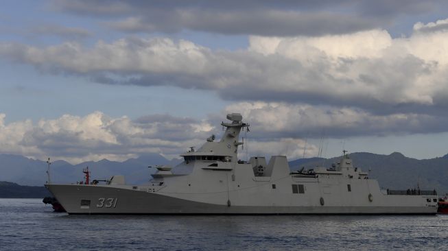 KRI Raden Eddy Martadinata-331 bersandar di Pelabuhan Tanjung Wangi, Banyuwangi, Jawa Timur, Sabtu (24/4/2021). [ANTARA FOTO/Zabur Karuru]