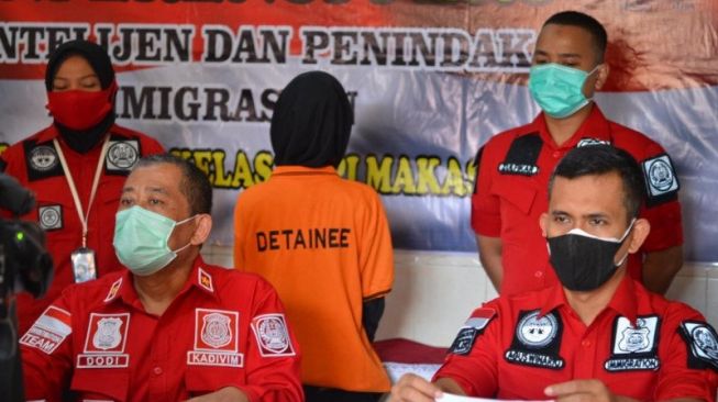 Kedapatan Bekerja di SPBU Gowa, WN Filipina Ditahan Imigrasi Sulsel