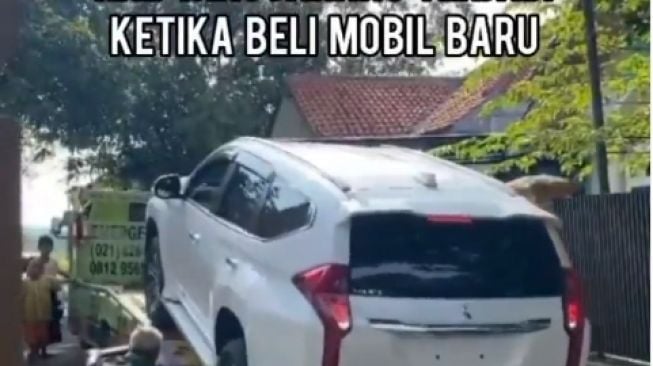 Viral Warga Beli Mobil Disambut Sekampung, Publik Iri Tetangganya Berbeda