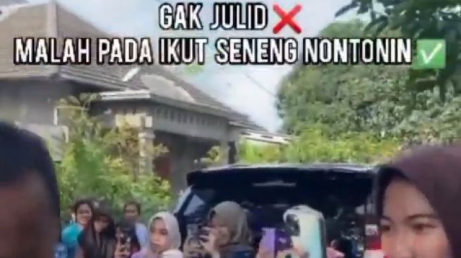 Respons para tetangga saat ada warga yang beli mobil baru (instagram.com/@magelang_info)