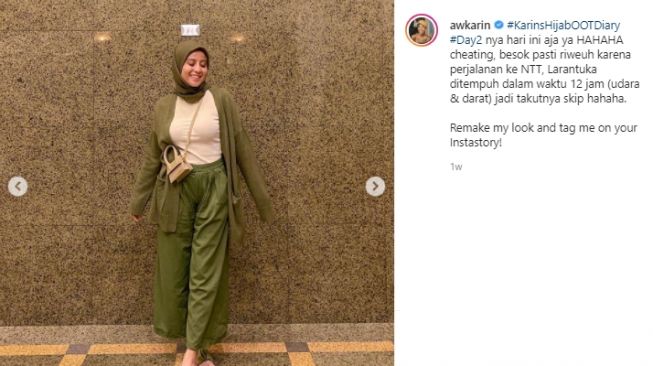 Gaya hijab Awkarin. [Instagram/awkarin]