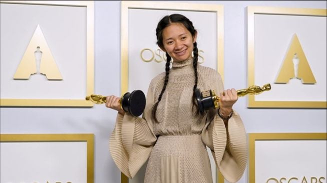 Profil Chloe Zhao, Wanita Asia Pertama Jadi Sutradara Terbaik Oscar 2021