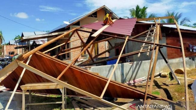 31 Rumah di Aceh Rusak Diterjang Puting Beliung, Masyarakat Diminta Waspada