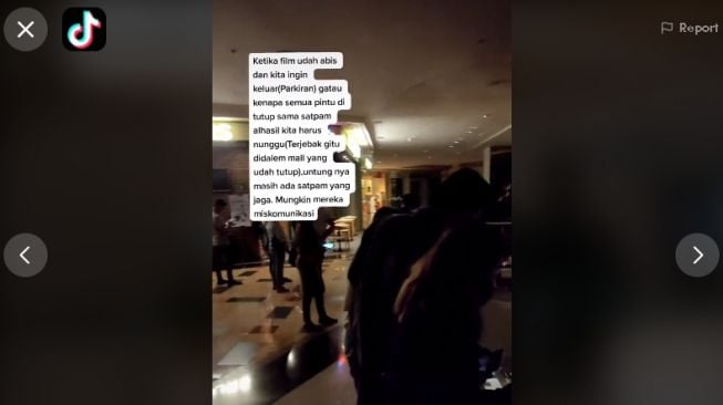 Para pengunjung terjebak di mall malam hari usai nonton film (tiktok.com/@levsacker)