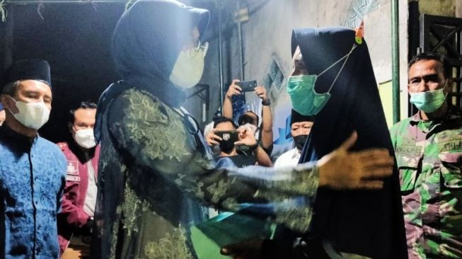 Bupati Probolinggo Takziah ke Rumah Duka Prajurit KRI Nanggala 402