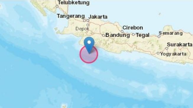 Gempa bumi berpusat di Kabupaten Sukabumi berkekuatan 5,6 SR terasa hingga Bandung. [Tangkapan layar warning.bmkg.go.id]