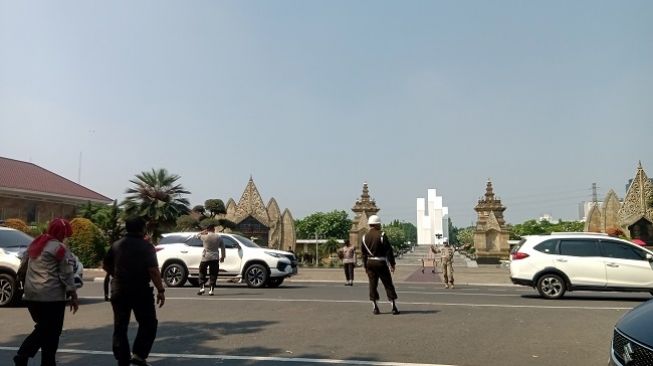 Pemakaman Kabinda Papua di TMP Kalibata, Mobil Jenazah Tiba di Lokasi