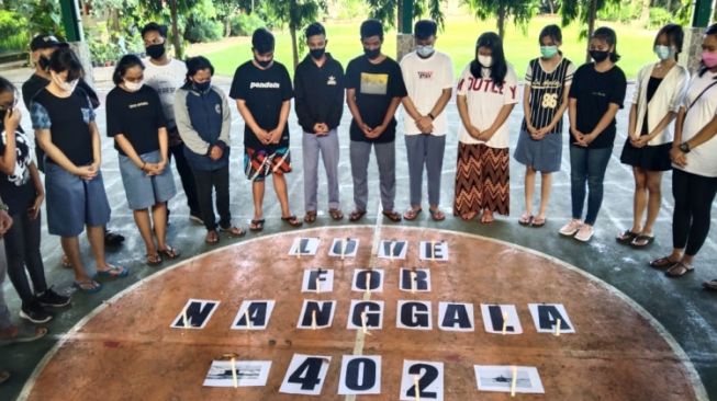 Belasungkawa Pelajar SMAK Banyuwangi untuk Gugurnya Awak KRI Nanggala-402