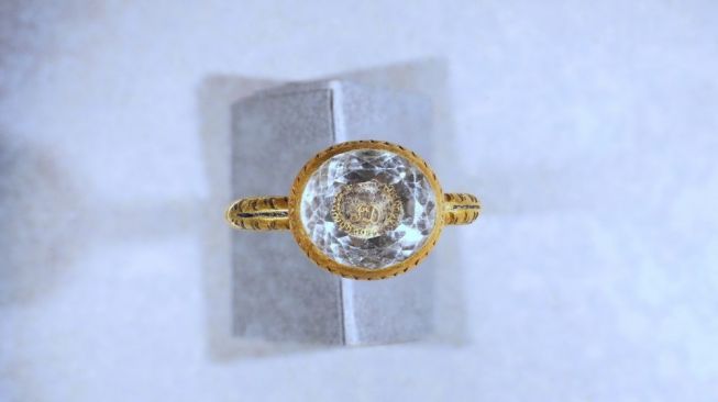 Ngeri! Cincin Kristal Berusia 370 Tahun Ditemukan, Bukti Pemenggalan Kepala