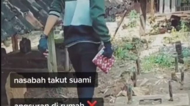 Diduga Takut Ketahuan Suami, Istri Bayar Utang ke Tukang Kredit di Kuburan