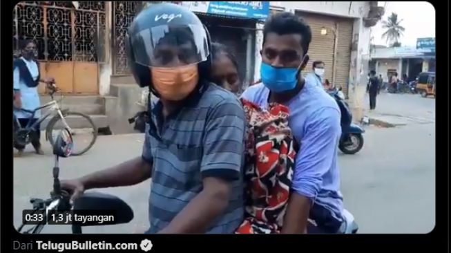 Viral Dua Pemuda Apit Jenazah Ibu Naik Motor, Ini yang Terjadi