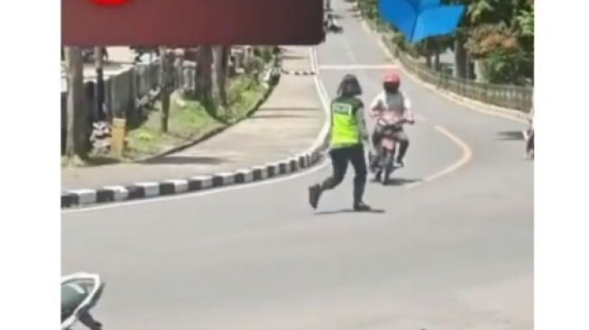 Viral Pemotor Ngeyel saat Mau Ditilang Polwan, Nekat Kabur Meski Diadang