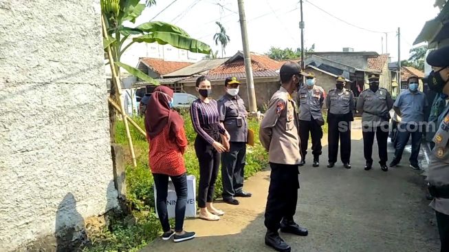 Jemput Anak Ditemani Polisi, Atalarik Larang Tsania Marwa Bawa Mainan