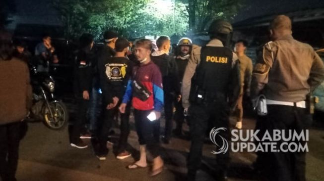 Mencekam! Ormas vs Geng Motor Bentrok di Cianjur, Dua Orang Terluka