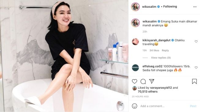 Pedangdut Wika Salim saat bersama di Kamar mandi. [Instagram/@wikasalim]