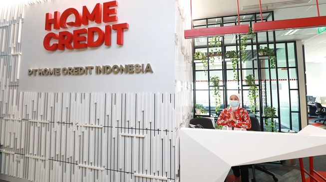 Home Credit Salurkan Buku Saku Literasi Keuangan dan Makanan ke 2.500 Penerima Manfaat di 35 Kota